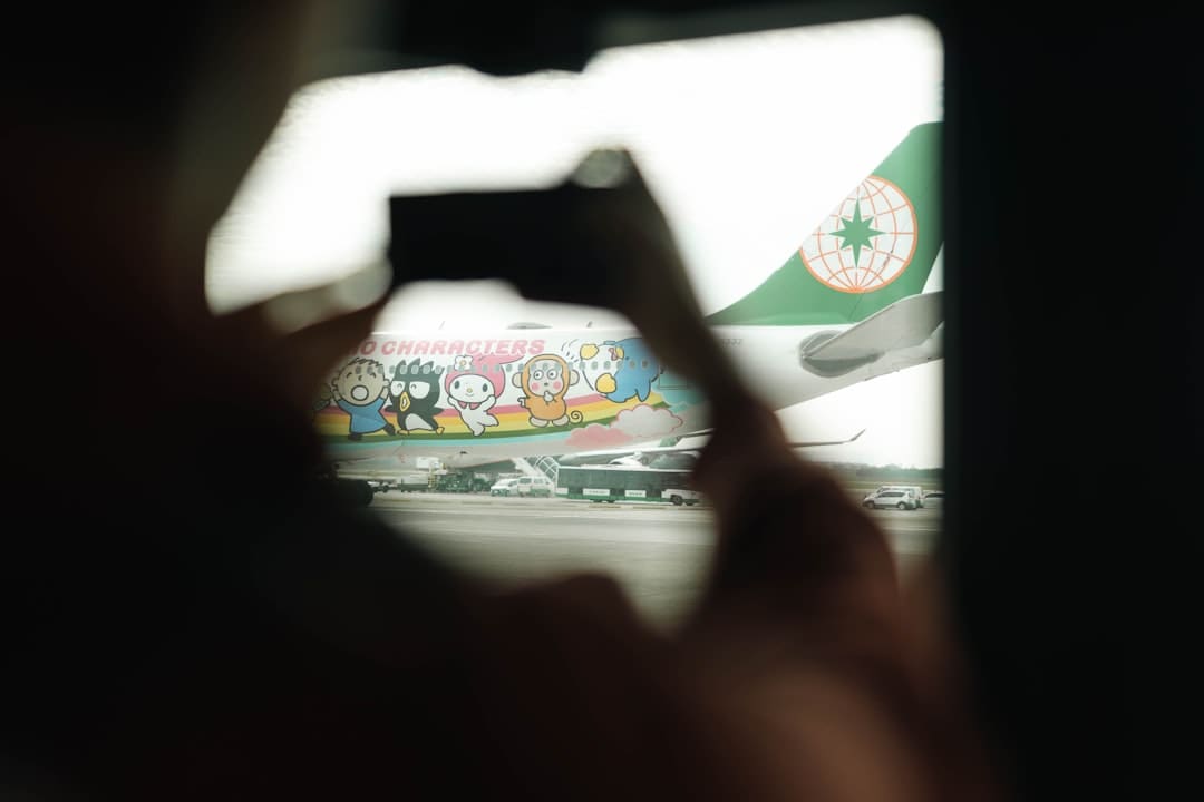 合肥南站胡培培：方寸服务台间的温暖力气